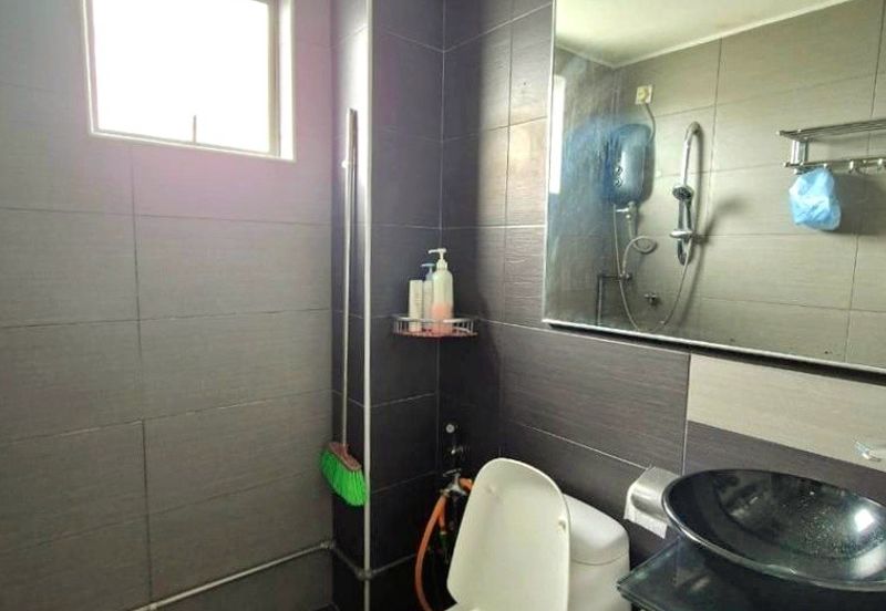 KONDOMINIUM DAMAIPURI