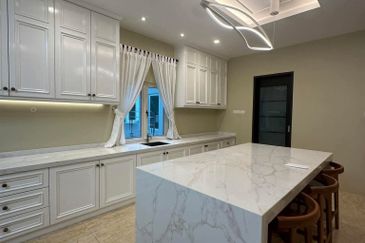 Tambun Uplands Luxury 2 Storey Semi-D House Corner Unit Gated Guarded 