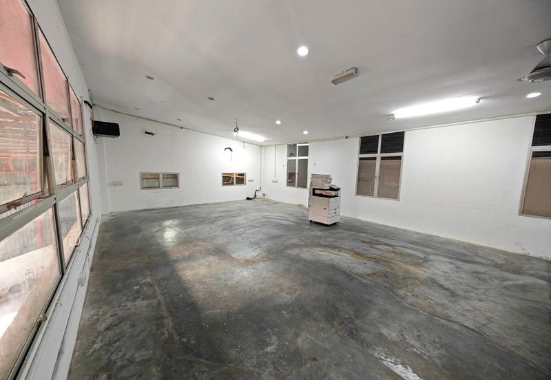 Kawasan Perindustrian Menglembu I Park 1.5 Storey Semi-D Factory Spacious Corner Unit 