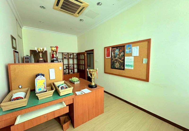 Medan Istana Bandar Ipoh Raya 2 Storey Shoplot Renovated 