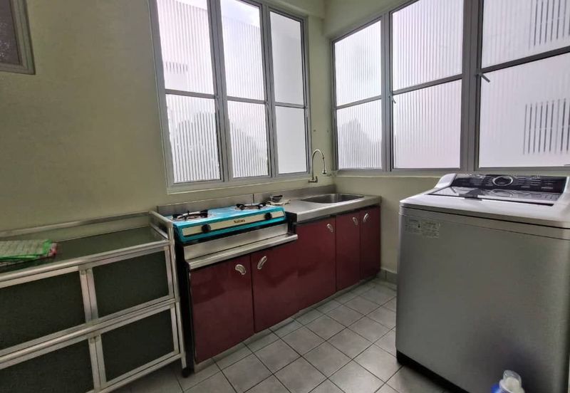 KONDOMINIUM DAMAIPURI