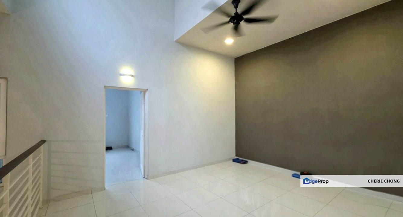 Seri Beringin Botani Tastefully Renovated Spacious 2 Storey Superlink House Gated Guarded , Perak, Ipoh