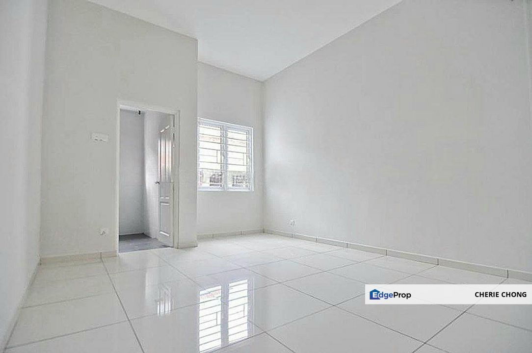 Seri Beringin Botani Tastefully Renovated Spacious 2 Storey Superlink House Gated Guarded , Perak, Ipoh