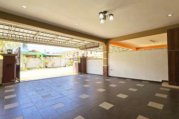 TAMAN BERCHAM TROPICANA