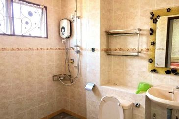 TAMAN BERCHAM TROPICANA