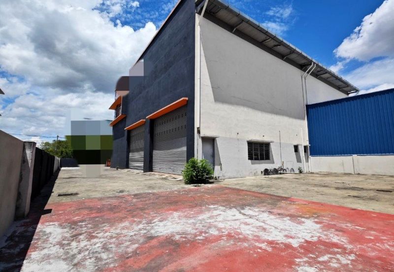 Tasek Kawasan Perindustrian IGB 2 Storey Semi-D Factory Spacious Land With Partition 