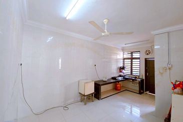 Kuala Kangsar Bukit Merchu Freehold 2 Storey Terrace Intermediate Corner House With Huge Land 