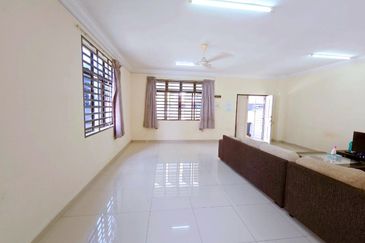 Kuala Kangsar Bukit Merchu Freehold 2 Storey Terrace Intermediate Corner House With Huge Land 
