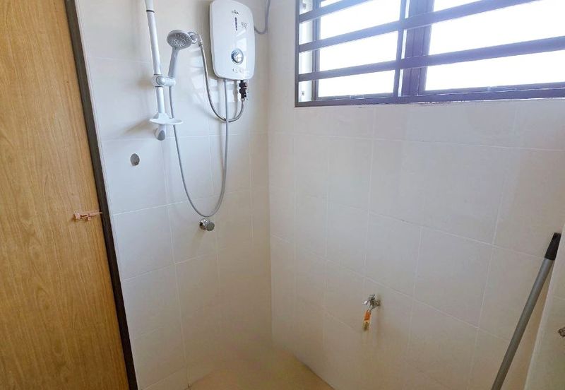 Kuala Kangsar Bukit Merchu Freehold 2 Storey Terrace Intermediate Corner House With Huge Land 