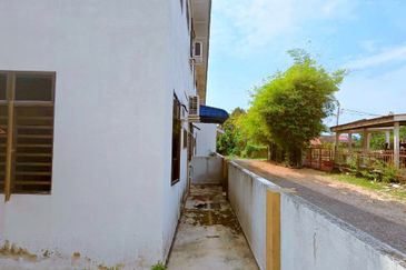 Kuala Kangsar Bukit Merchu Freehold 2 Storey Terrace Intermediate Corner House With Huge Land 