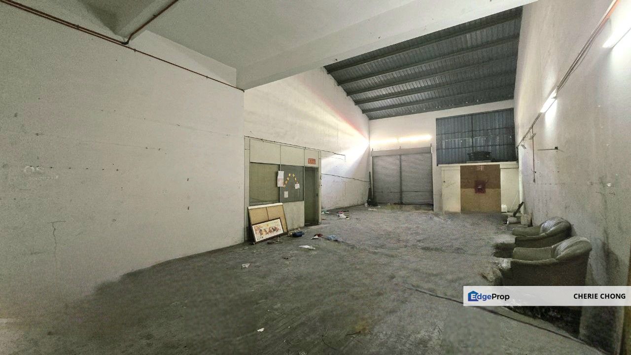 Kawasan Perindustrian Menglembu Good Condition 1.5 Storey Terrace Factory With 3 Bathrooms , Perak, Menglembu