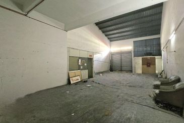 Kawasan Perindustrian Menglembu Good Condition 1.5 Storey Terrace Factory With 3 Bathrooms 