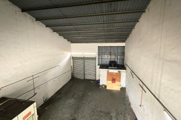 Kawasan Perindustrian Menglembu Good Condition 1.5 Storey Terrace Factory With 3 Bathrooms 