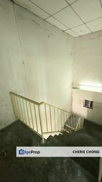 Kawasan Perindustrian Menglembu Good Condition 1.5 Storey Terrace Factory With 3 Bathrooms , Perak, Menglembu