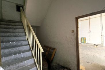 Kawasan Perindustrian Menglembu Good Condition 1.5 Storey Terrace Factory With 3 Bathrooms 