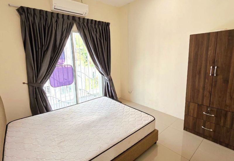 Lahat Bercham Nice 2 Storey Terrace House Facing Field With 2 Balconies High Ceiling 