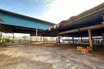 Silibin First Garden Bungalow Factory 2 Access Gates With Office Matured Industrial Area