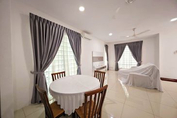 Green Park Lapangan Perdana Nice Spacious 2 Storey Semi-D House Gated Guarded Easy Access Botani Gunung Rapat Station 18