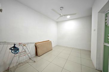 Green Park Lapangan Perdana Nice Spacious 2 Storey Semi-D House Gated Guarded Easy Access Botani Gunung Rapat Station 18