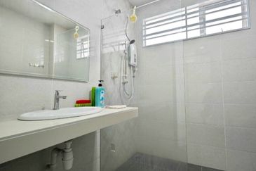 Green Park Lapangan Perdana Nice Spacious 2 Storey Semi-D House Gated Guarded Easy Access Botani Gunung Rapat Station 18