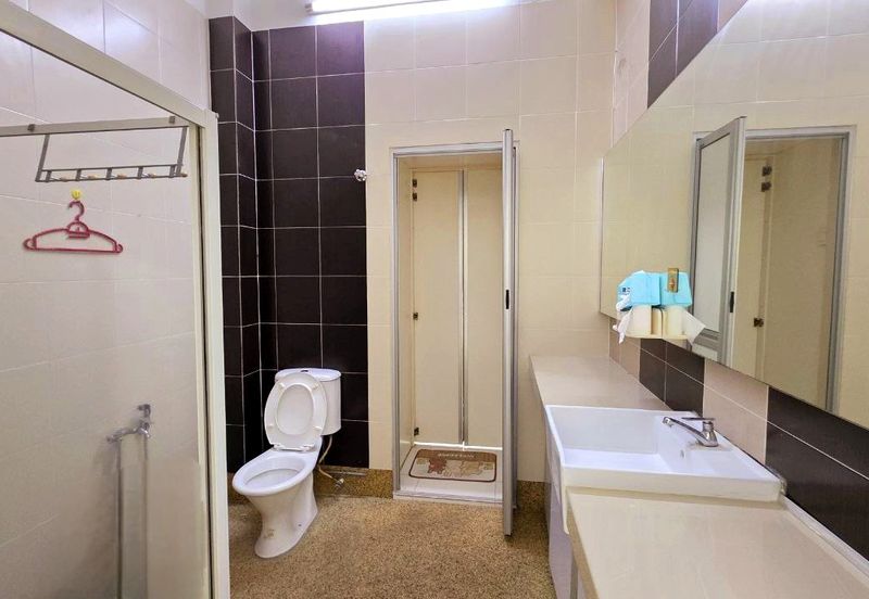 East Gate Bercham Nice Spacious 2 Storey Terrace House Gated Guarded Fully Aircond Easy Access Ipoh Garden 