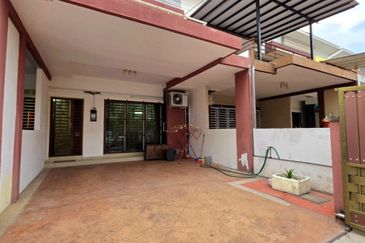 East Gate Bercham Nice Spacious 2 Storey Terrace House Gated Guarded Fully Aircond Easy Access Ipoh Garden 