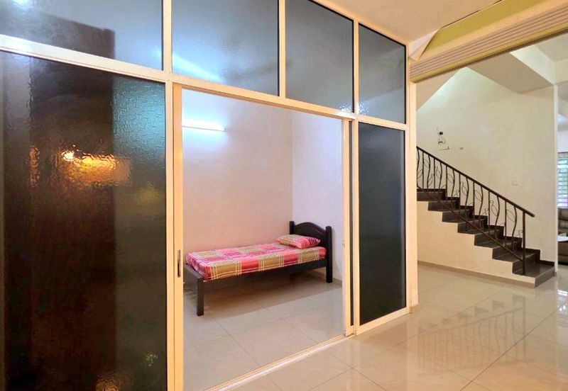 East Gate Bercham Nice Spacious 2 Storey Terrace House Gated Guarded Fully Aircond Easy Access Ipoh Garden 