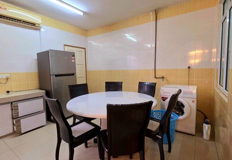 East Gate Bercham Nice Spacious 2 Storey Terrace House Gated Guarded Fully Aircond Easy Access Ipoh Garden 