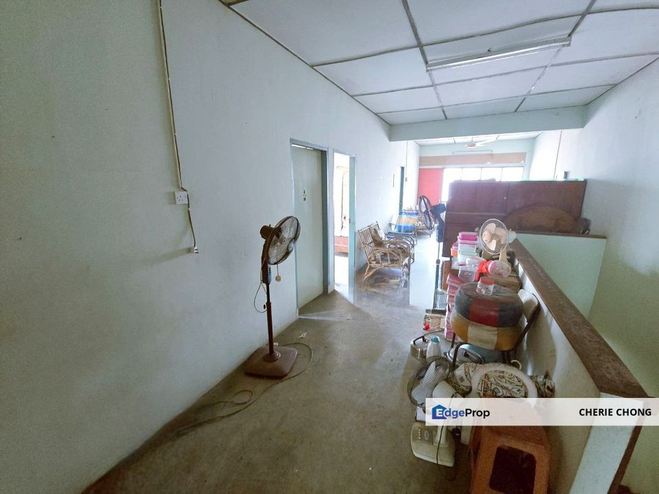Kuala Kangsar Taman Underwood Good Condition 2 Storey Semi-D House Kitchen Fully Extended , Perak, Kuala Kangsar