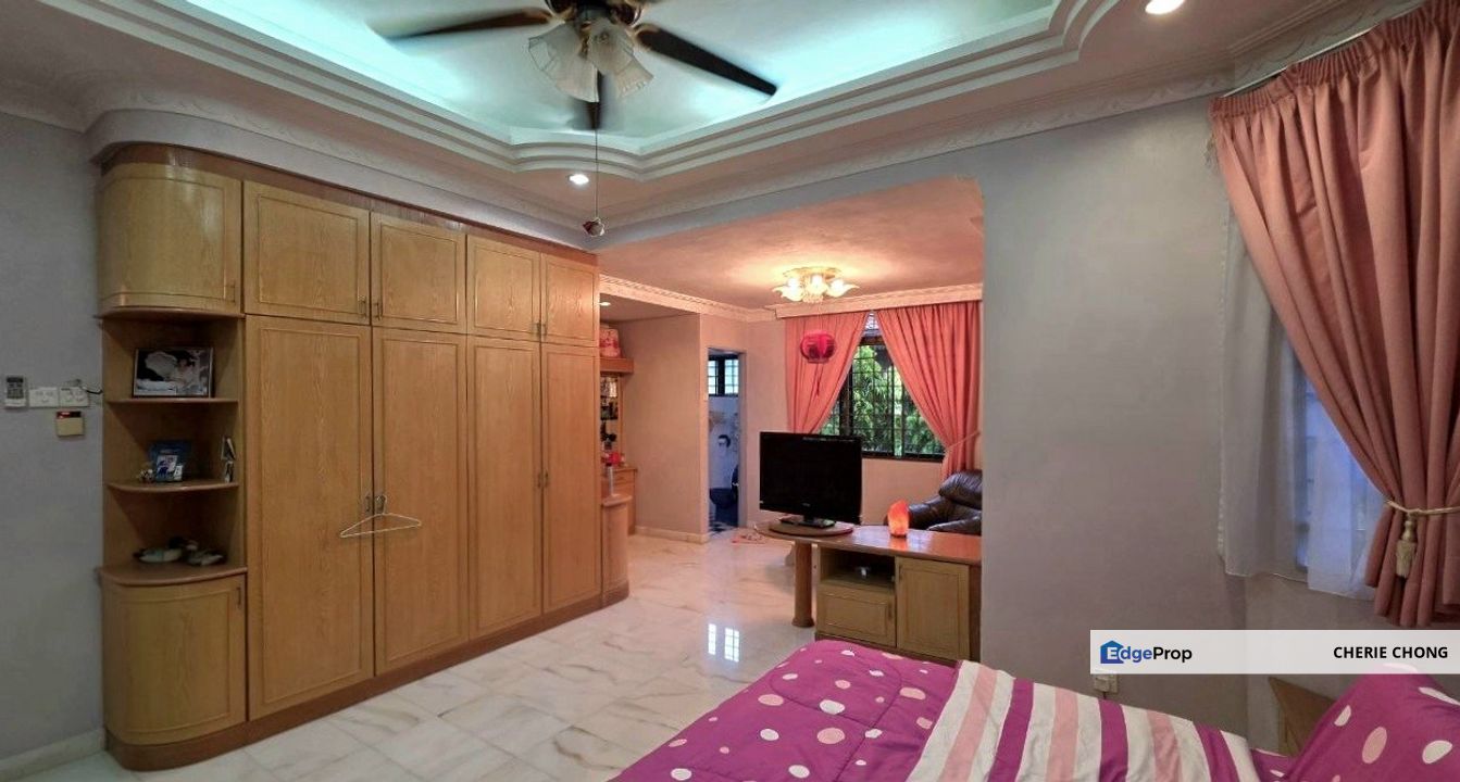 Taman Golf Tiger Lane Beautiful 2 Storey Semi-D House Ample Parking Space , Perak, Ipoh