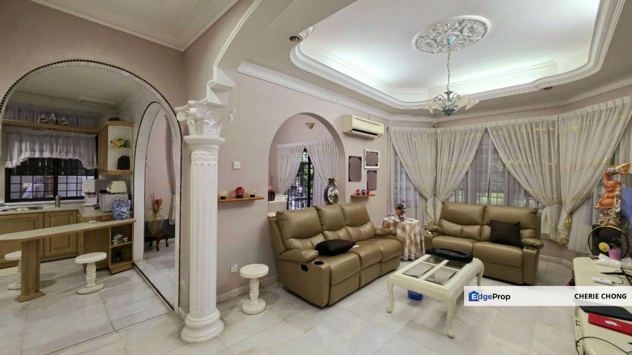Taman Golf Tiger Lane Beautiful 2 Storey Semi-D House Ample Parking Space , Perak, Ipoh