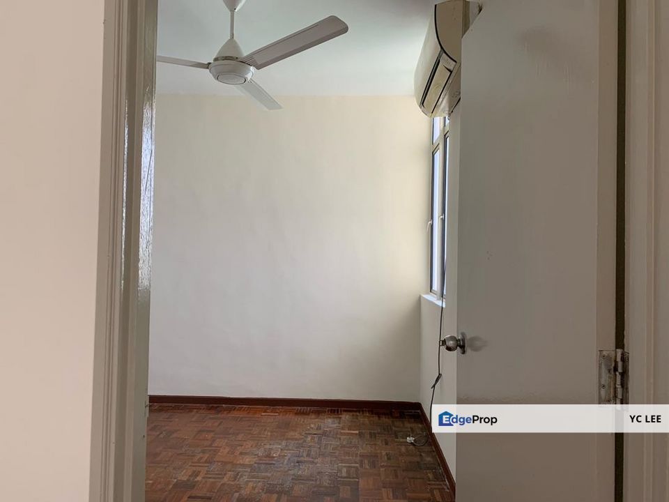 Nice Fresh Air! MRT nearby! Gym and pool for your enjoyment!Strict Security!, Selangor, Batu 9th Cheras