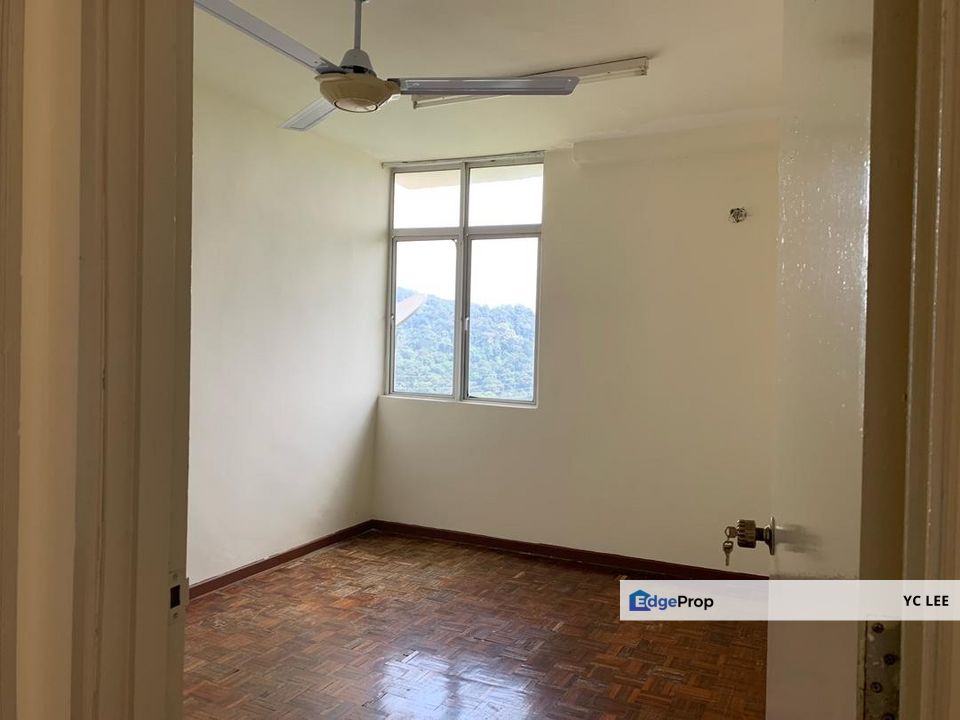 Nice Fresh Air! MRT nearby! Gym and pool for your enjoyment!Strict Security!, Selangor, Batu 9th Cheras