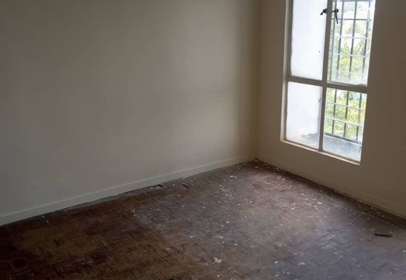 Taman Cuepacs Shop for Sale