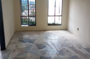 Taman Cuepacs Shop for Sale