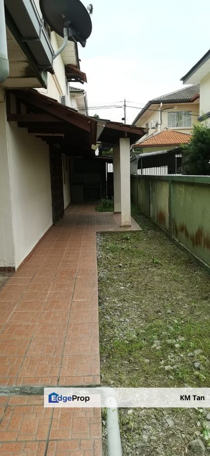 Taman Prima Saujana 2 storey House [30x70] END LOT with EXTRA Land, Selangor, Kajang