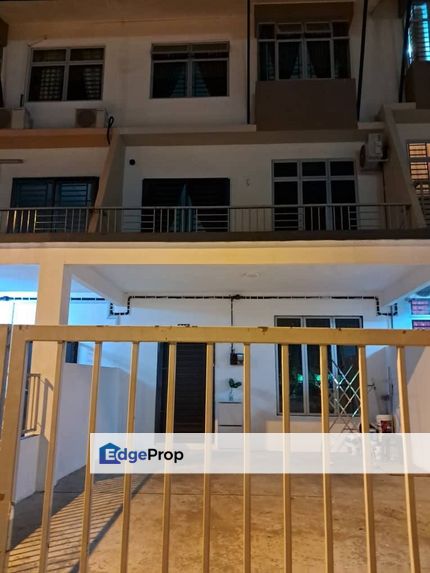 For Sale: 2.5 Storey Terrace in Taman Scientex Utama, Senai, Johor, Senai