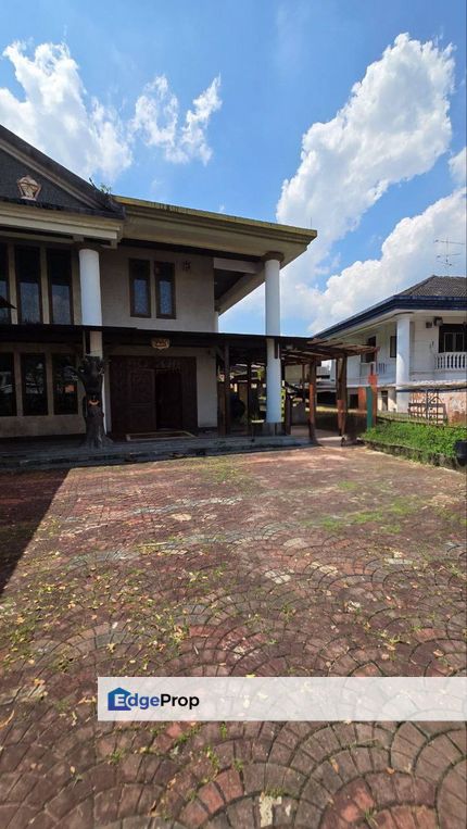 Bungalow in Taman Bukit Rinting, Masai For Sale, Johor, Masai