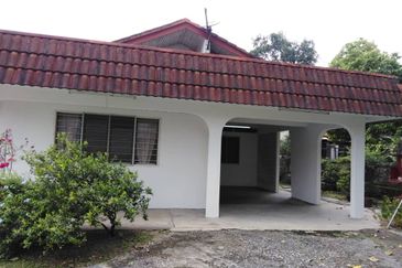 Ampang, Off Ulu Kelang Single Storey Bungalow For Sale