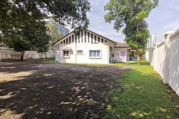 Titiwangsa Spacious Single Storey Bungalow For Sale