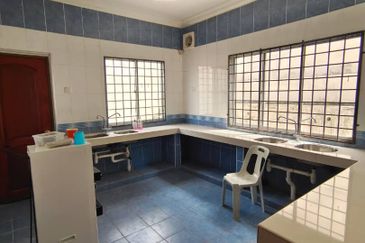 2 Storey Bungalow @ Kuala Ampang, Hulu Klang For Rent