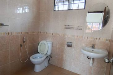 2 Storey Bungalow @ Kuala Ampang, Hulu Klang For Rent