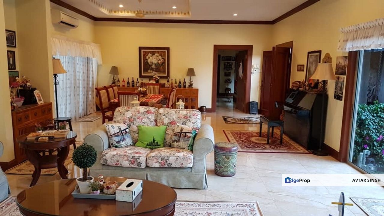 Taman Ampang Utama, Guarded 2 Storey Bungalow, With Swimming Pool For Rent, Selangor, Ampang