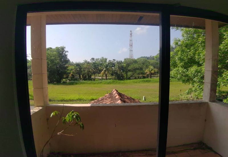 Bukit Merah Laketown Resort