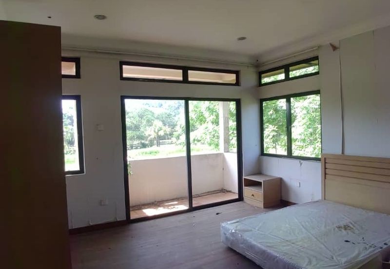 Bukit Merah Laketown Resort