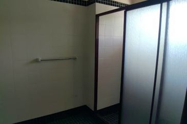 Bukit Merah Laketown Resort