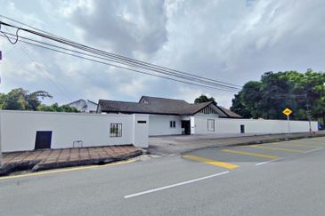 Titiwangsa Spacious Single Storey Bungalow For Sale