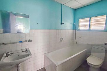 Titiwangsa Spacious Single Storey Bungalow For Sale