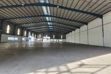 Bandar Bukit  Beruntung 2 Adjoining Warehouse for Rent