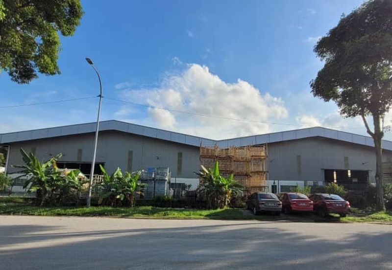 Bandar Bukit  Beruntung 2 Adjoining Warehouse for Rent